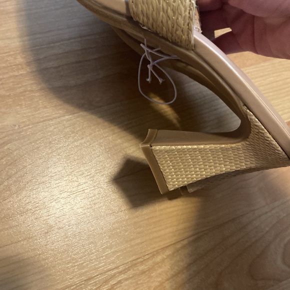 A new day heels. NWT. 8.5 - Picture 4 of 5